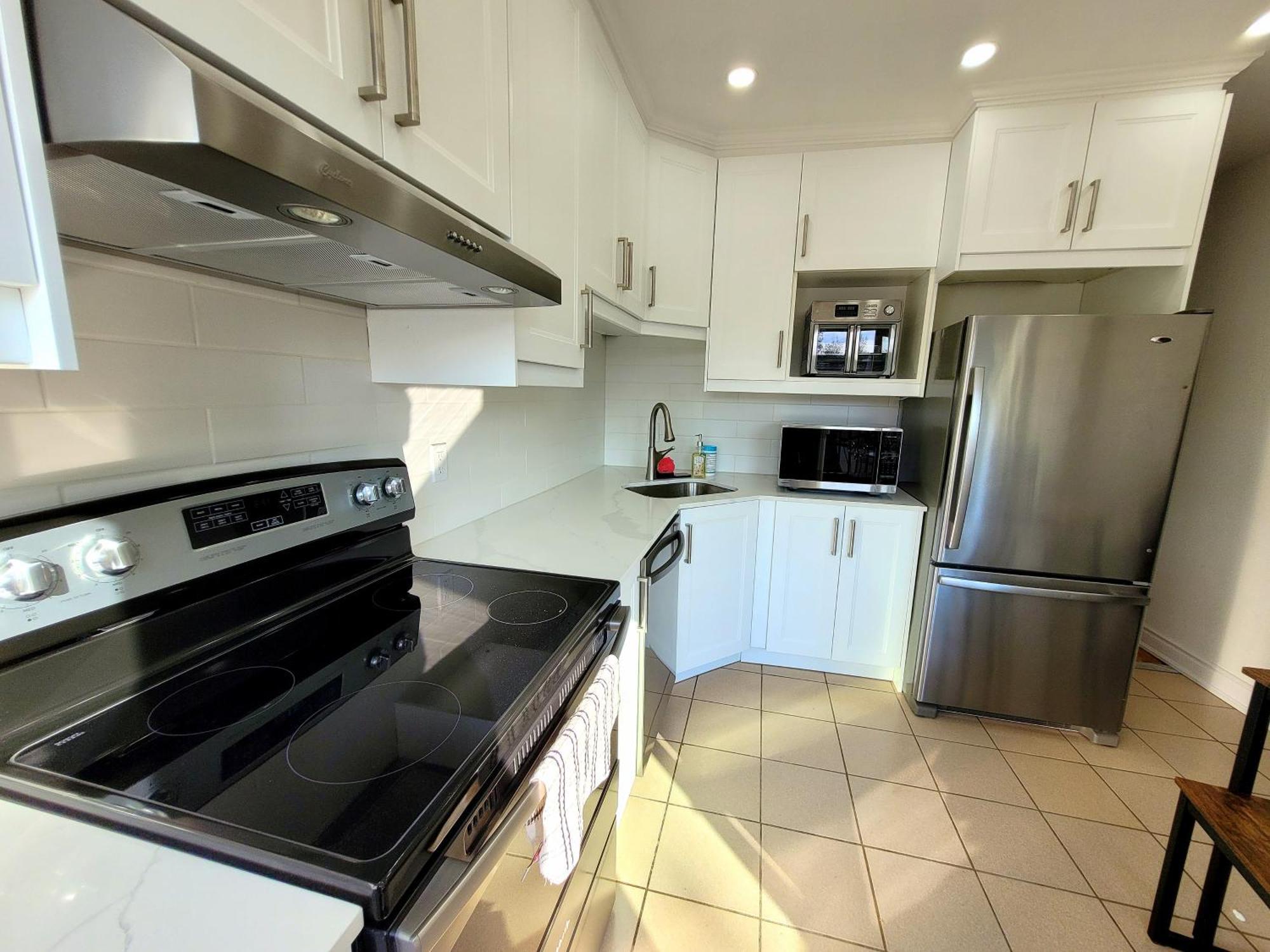 Homestay Deluxe Queen Downtown *