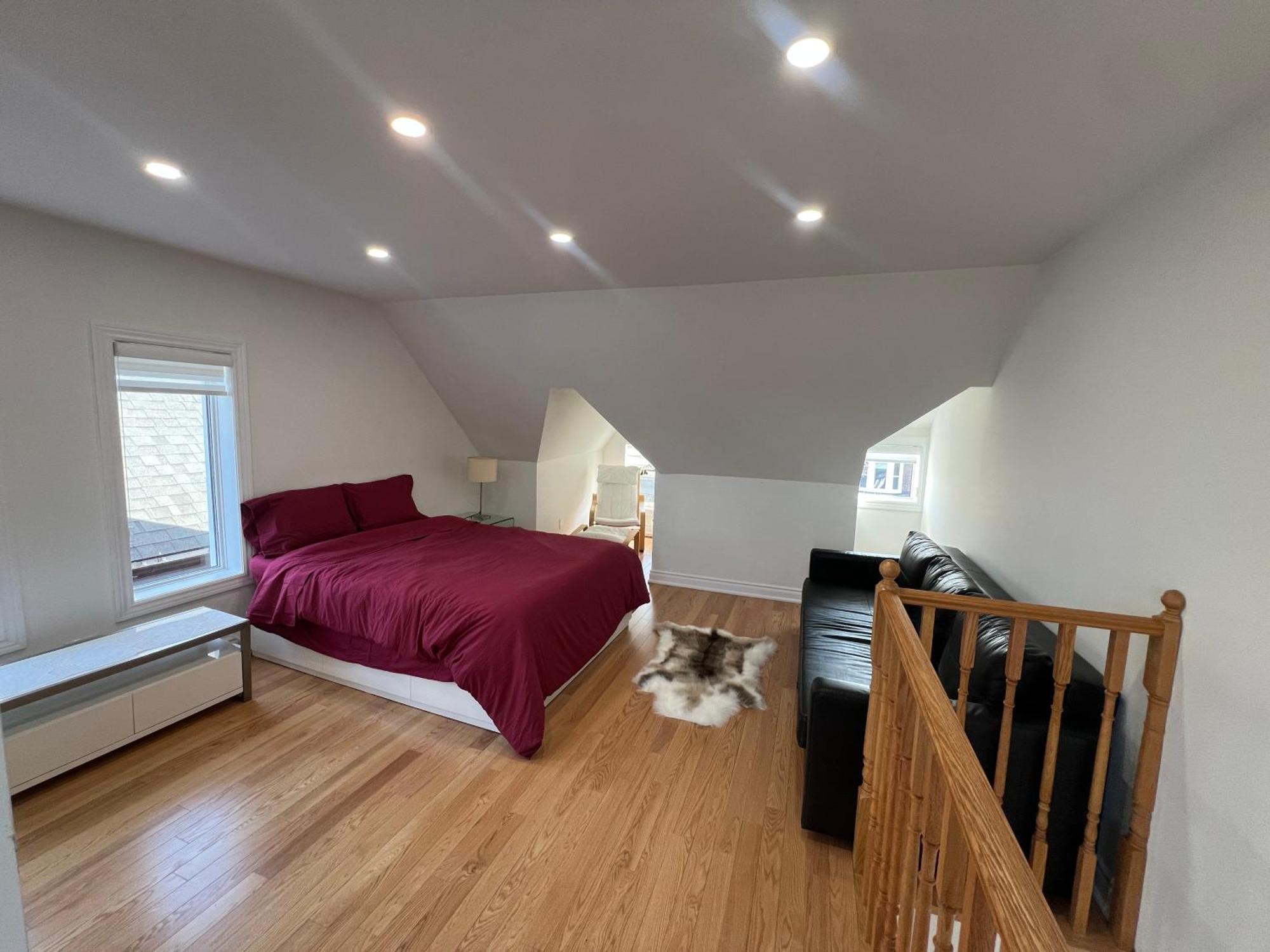 Homestay Deluxe Queen Downtown
